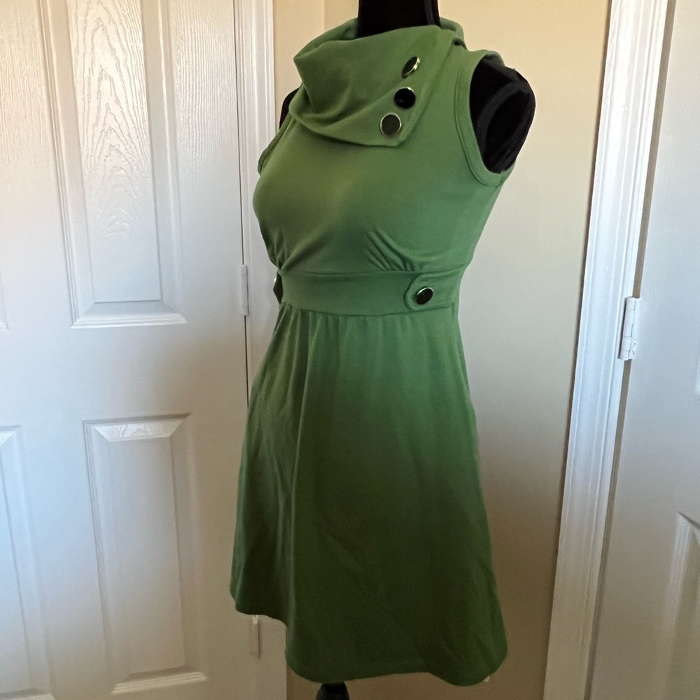 Monteau ModCloth coach tour green dress